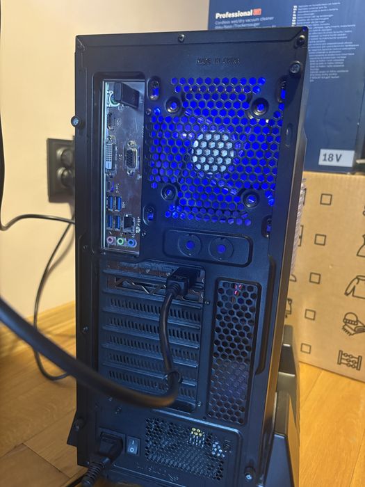 Пълен геймърски комплект: Компютър i5-9400F / RX 5500 XT / 32GB RAM + Монитор Acer + Мишка & Клавиатура