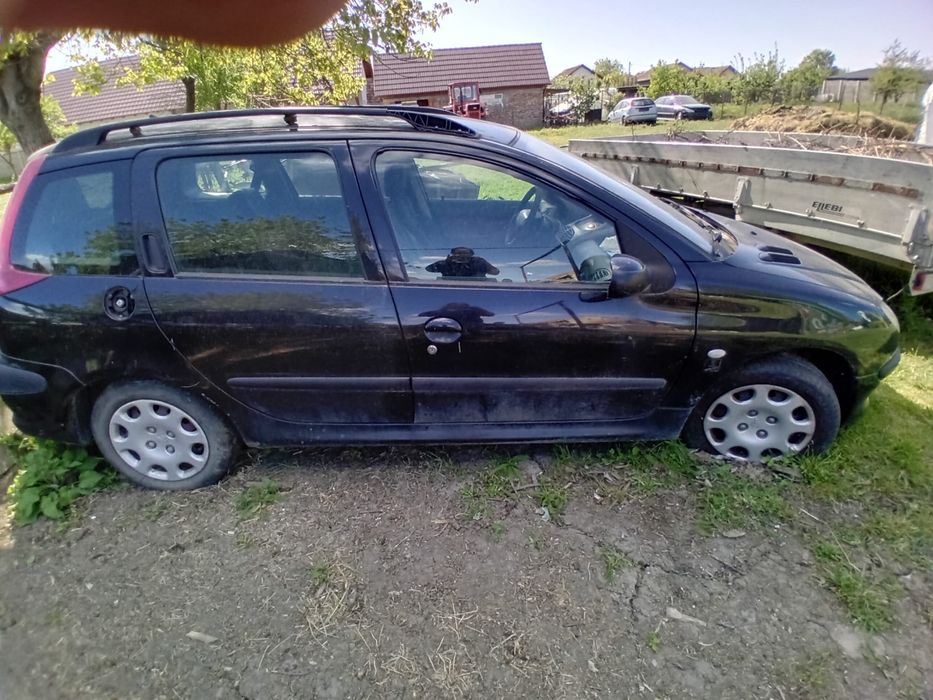 Peugeot 206 an 2004 ( de camp )
