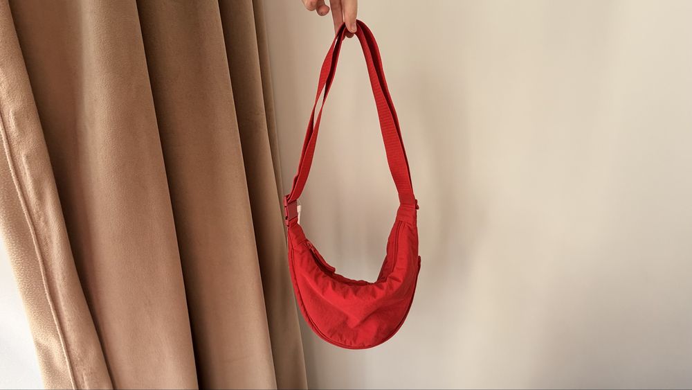 Сумка Uniqlo красная