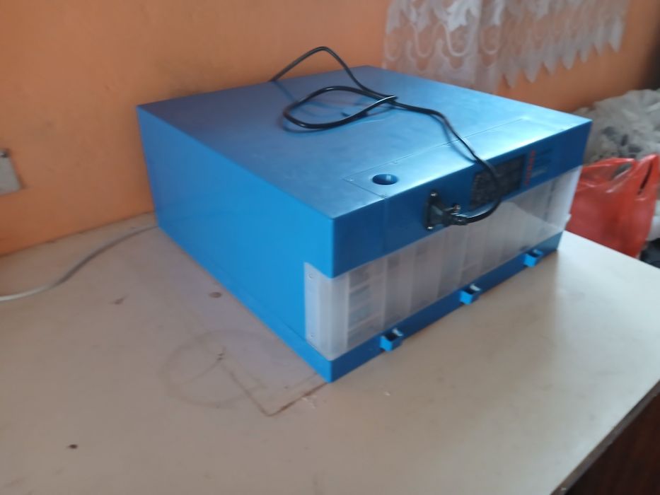 Продается инкубатор