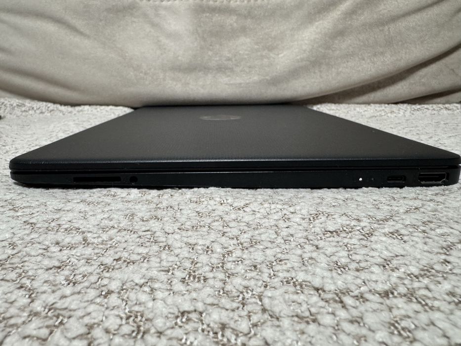 Ноутбук HP 15s-eq0024ur