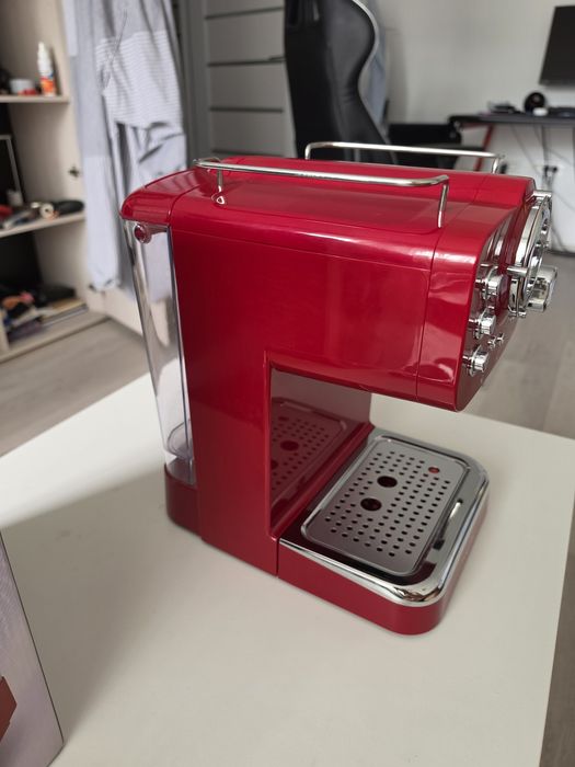 Vand cafetiera Myria MY4052 in stare perfecta in garantie la cutie ca noua !
