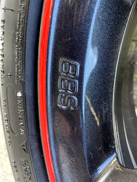 Джанти BBS 17” за BMW. Гумите си вървят с тях.