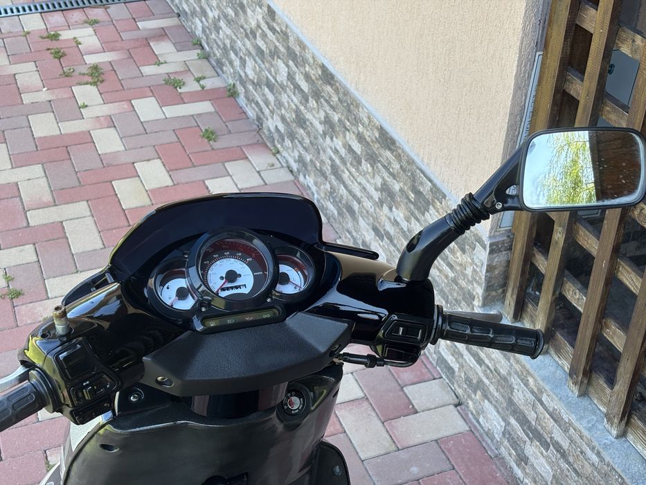 Scuter Aprilia sr 50