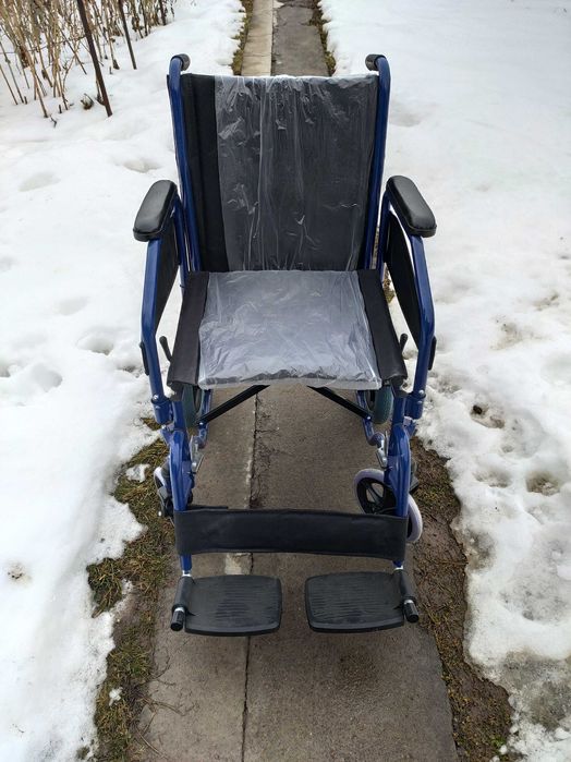 Продам инвалидную коляску