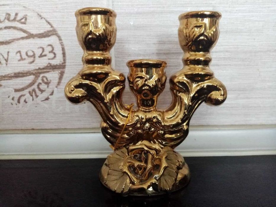 Изящный подсвечник на 3 свечи. Керамика, позолота. Высота 18 см