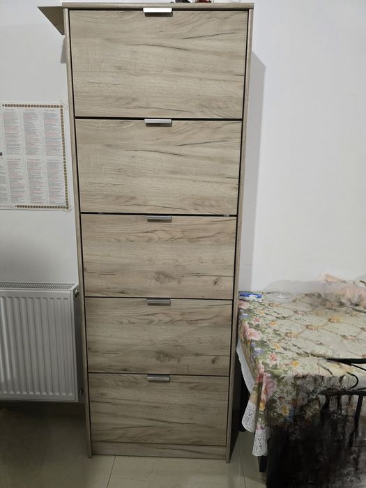 Vand dulap, cuier si pantofar