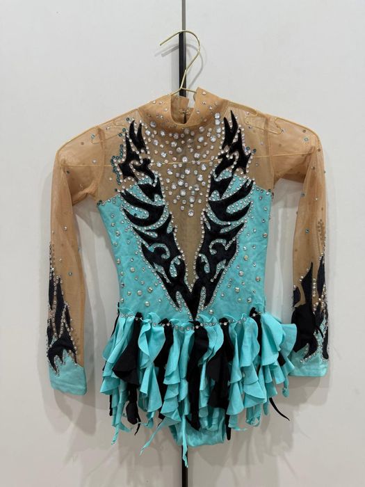 Продам купальник для художественной гимнастики и кимано