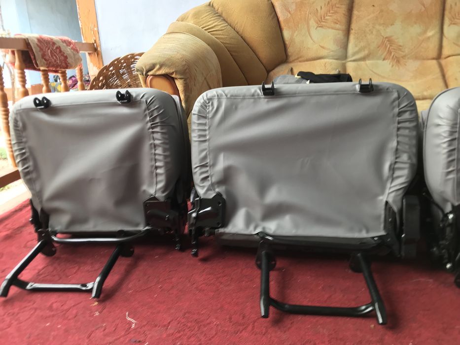 Damas sidinlar sotladi