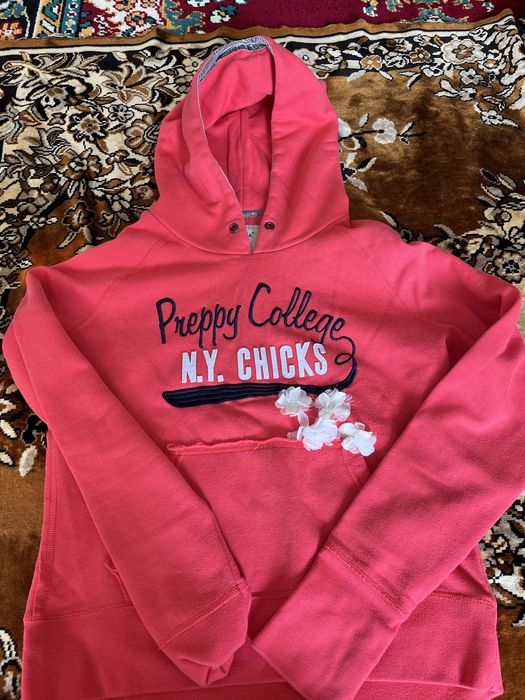 Свитера, кофты, бомберы и худи. Все размера S-M