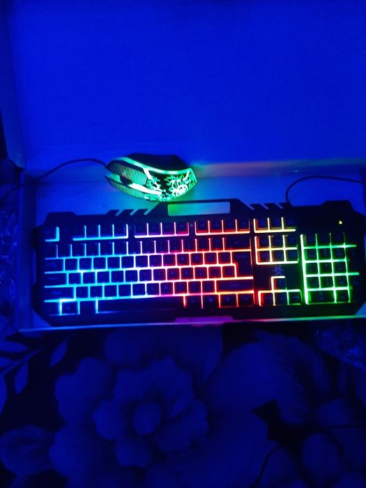 Vand Tastatura, Hama, uRage Exodus 450 metal cu RGB în stare bună