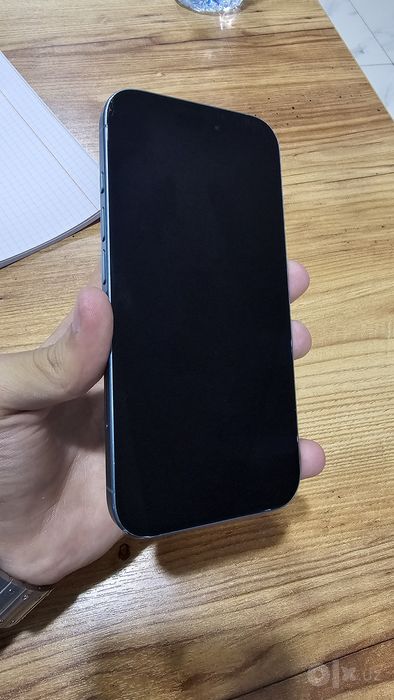Iphone 16 голубой бу хорошое состояние