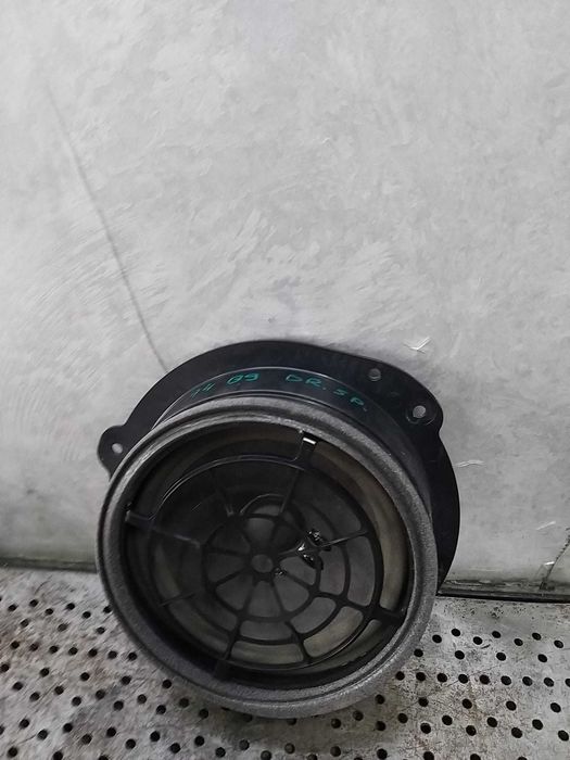 Boxa audio dreapta spate audi a4 b9 8w break