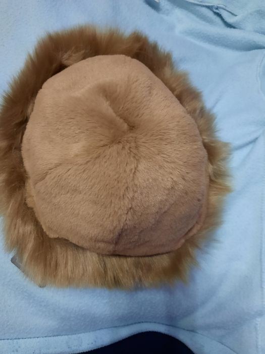 Căciulă din blana de vulpea polară