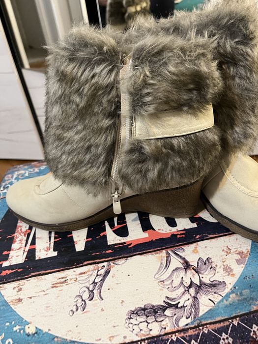 Botine dama elegante cu blanita si fermoar marime 39 in stare f buna