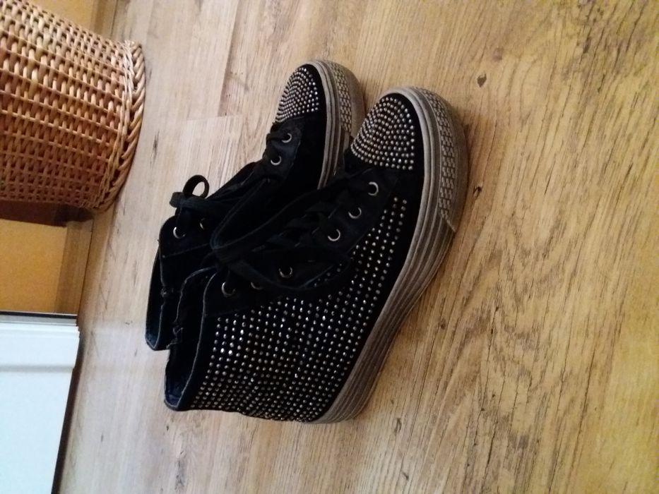 Дамски кецове