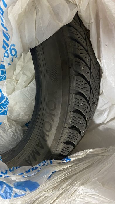 Продам зимние шины Yokohama