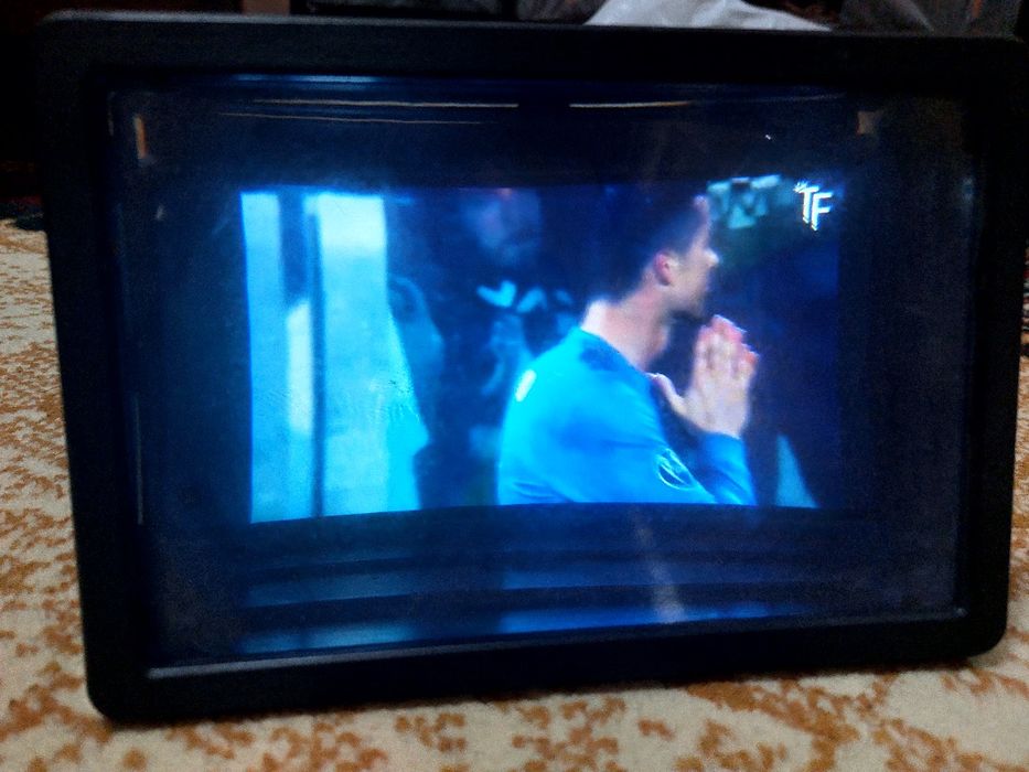 Экран 3D telefon kattalashtirgichi