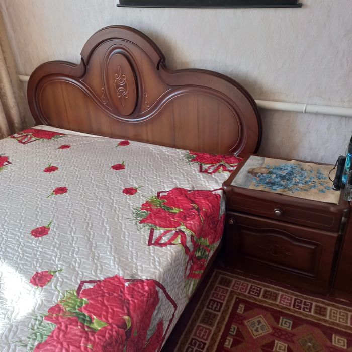 Продам спальный гарнитур