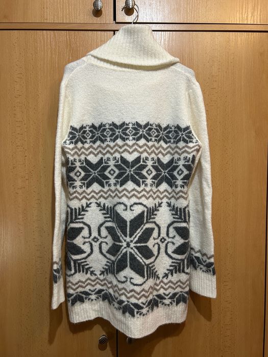 Дамски зимен пуловер