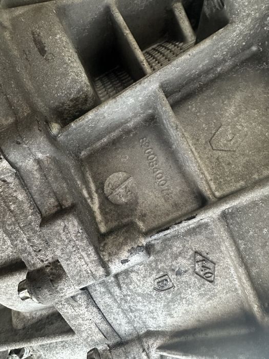Ръчна скоростна кутия за Дачия Дъстър 1.5dci, само предно!