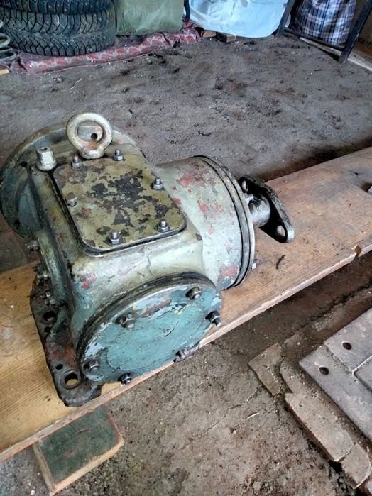 Продам Редуктор 1/2