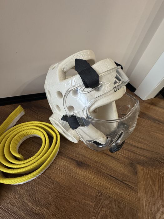 Продам шлем для таэквандо