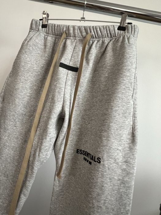 Pantaloni Essentials - marimea S