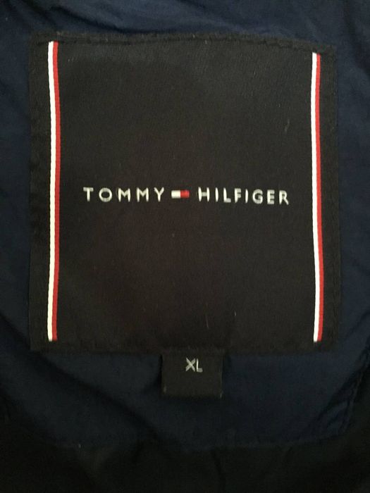 Пуховик Tommy HILFIGER.