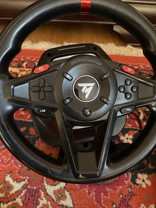 Volan thrustmaster + pod pedalier 3 pedale