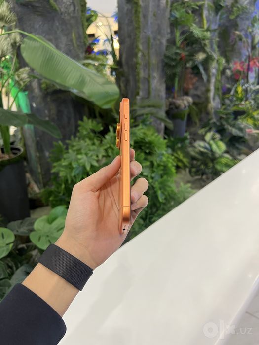 Iphone 17 pro max orange
