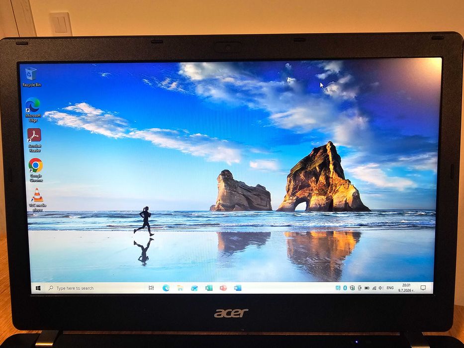 Компактен лаптоп Acer Aspire V3-371 (13.3") intel i3 4005U | 8GB RAM | 1TB HDD | 5ч. батерия + зарядно