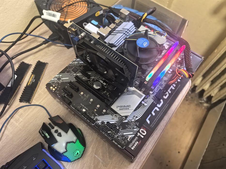 Kit gaming i7 10700kf placa baza ssd m2 256gși rami 16g