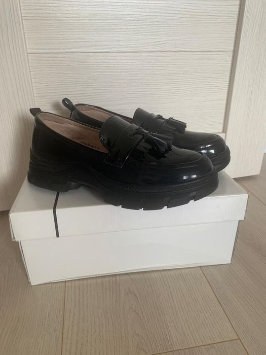 Обувь 37 размер.