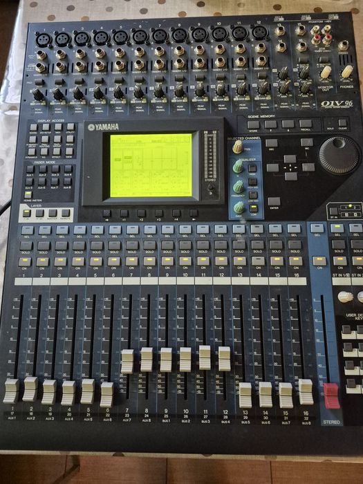 Mixer digital Yamaha O1V96 versiunea 2