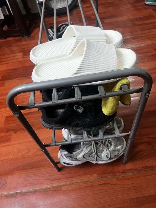 Продам обувницу.