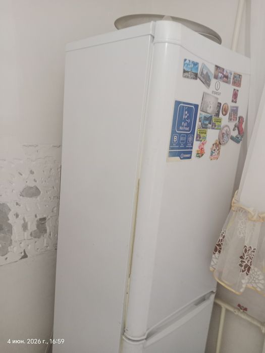 Холодильник Indesit