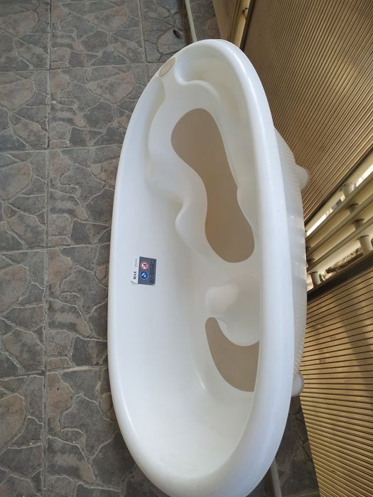 Противоплъзгаща се вана за бебе