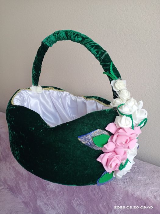 Той қалталар сатамын.