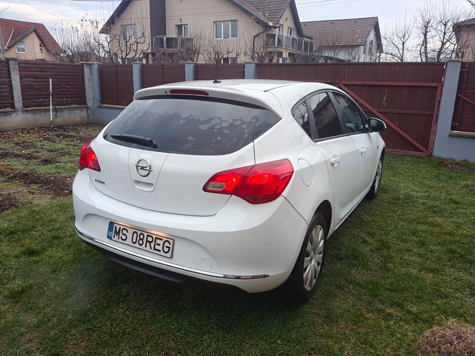 Vand Opel Asta, an fabricație 2013, 1.7 CDTI, Euro 5, km puțini