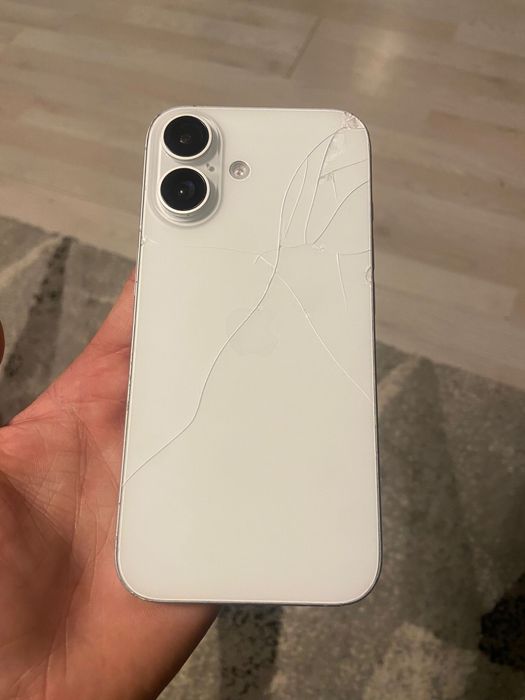 iPhone 16 white.