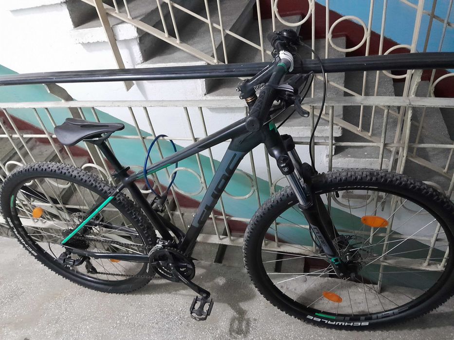Bicicleta cube 28