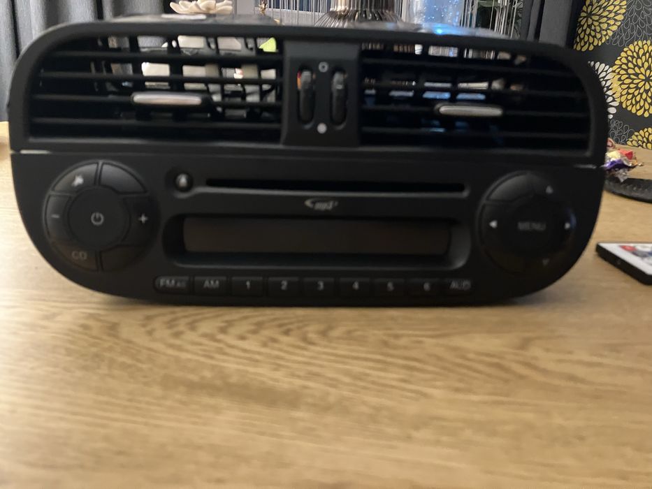 Radio Cd Original Bosh ( CADOU sistem ventilatie)pentru Fiat 500 2007-2014