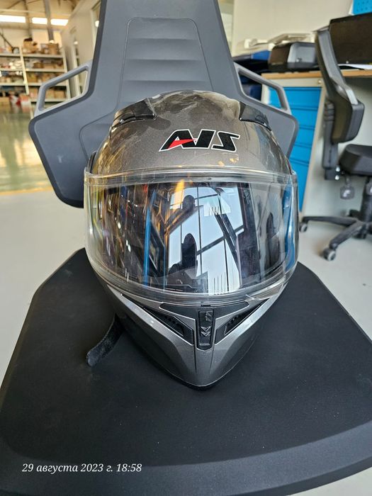 Мото шлем в отличном состоянии