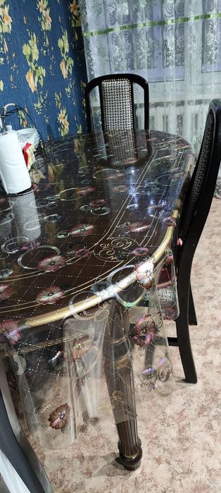 Стол и стулья б/у