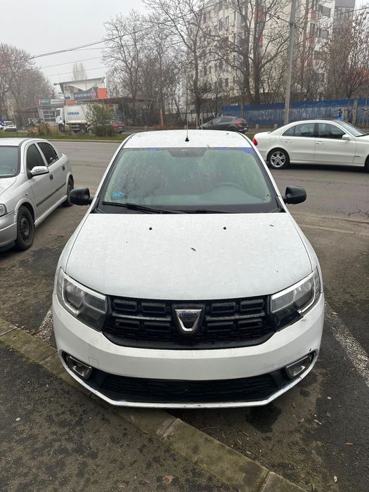Inchiriez Dacia Logan 1.0 benzina