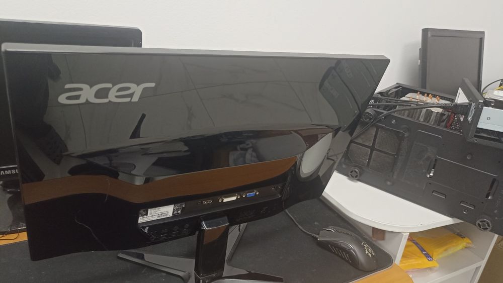 Мониторы Acer 22″ — 10 шт.