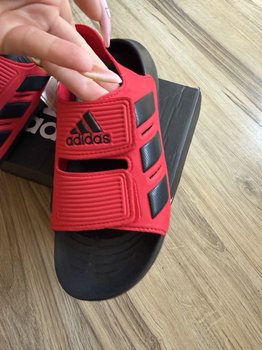 Оригинални нови юношески сандали adidas Altaswim 2.0 ! 33 н
