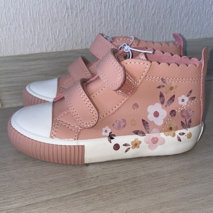 Кроссовки для девочек