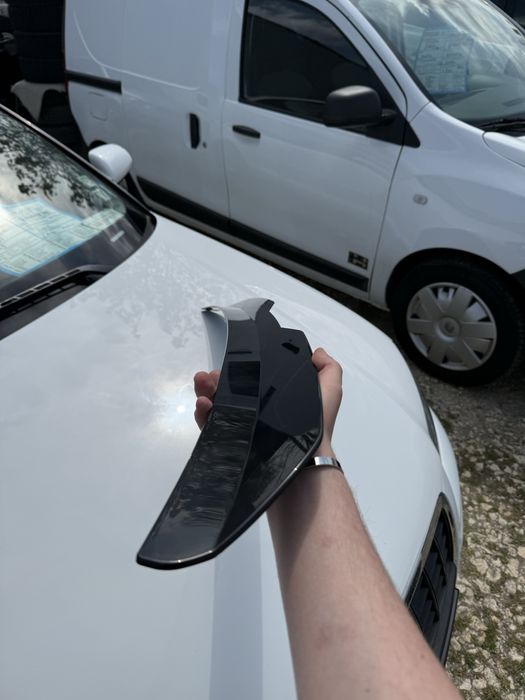 Спортен лип спойлер за таван / багажник – Черен гланц (Нов)